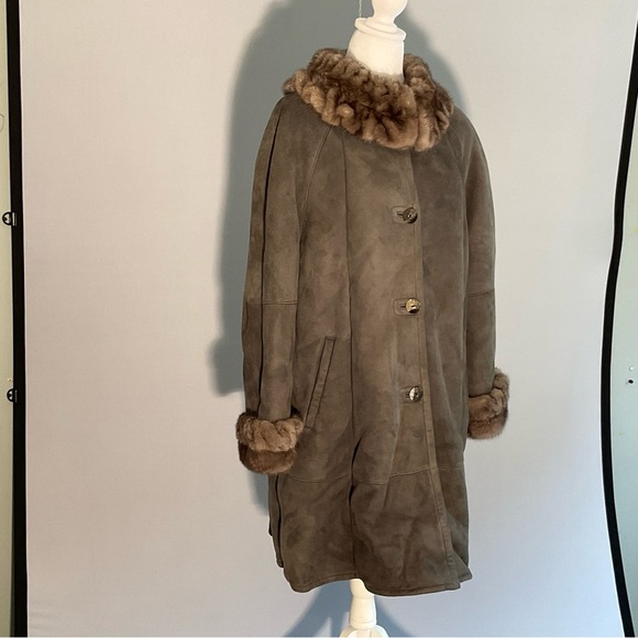 Pellacci Made in USA Charcoal Gray European Sheepskin Coat, Sable Mink Trim - Picture 4 of 16